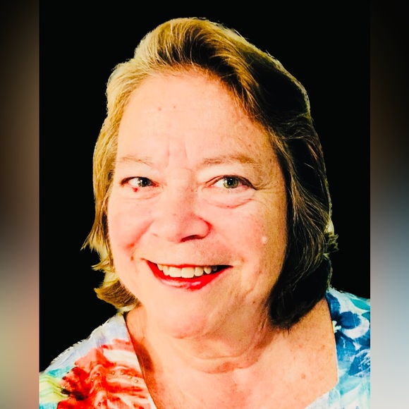 Meet your Posher, Alicia - Picture 3 of 10